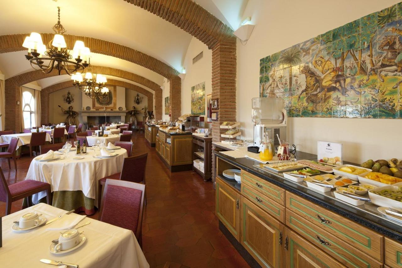 Parador De Benavente Exterior photo
