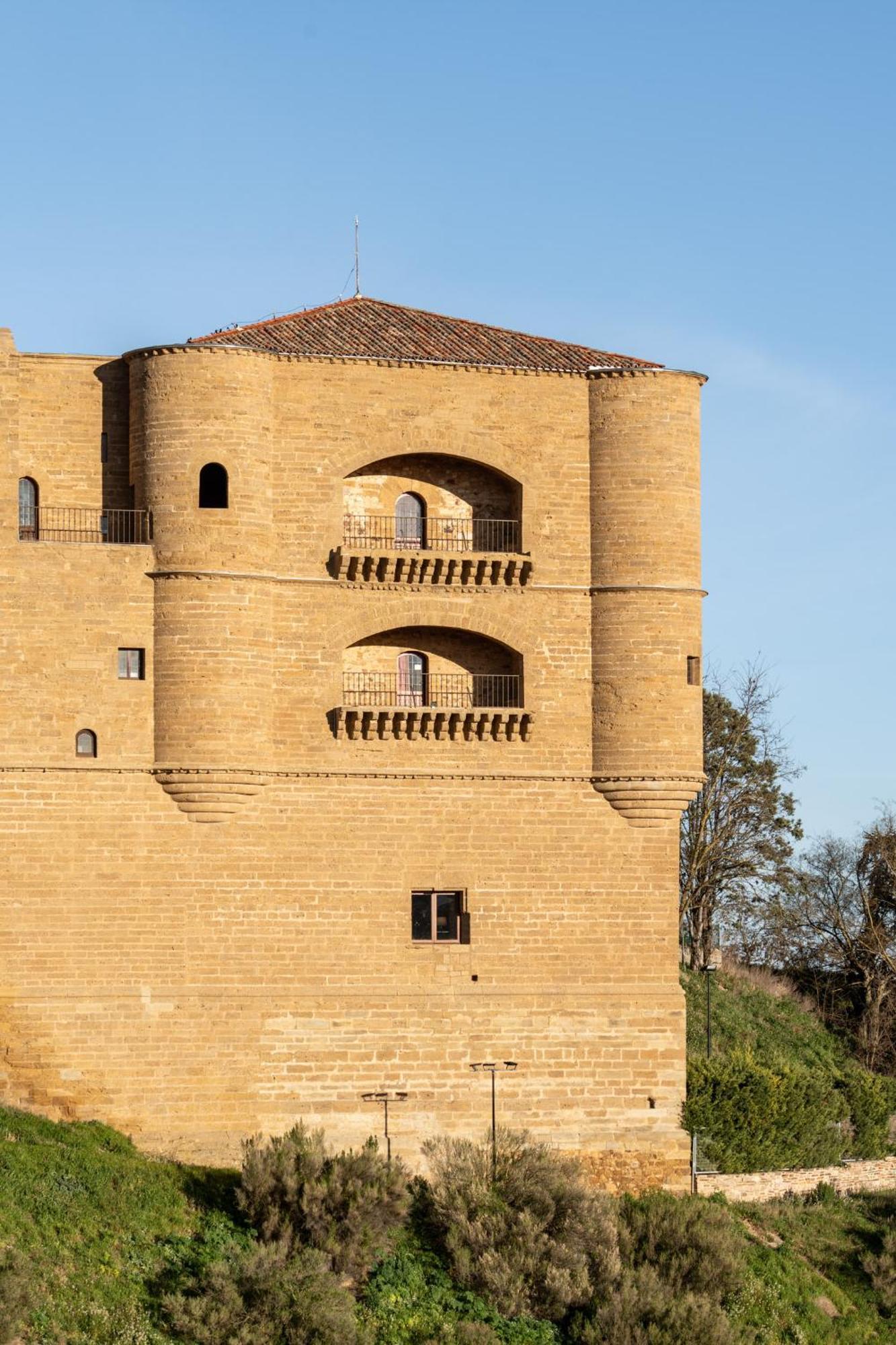 Parador De Benavente Exterior photo